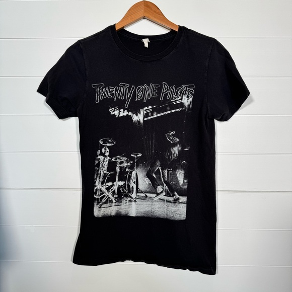 Twenty One Pilots Band T Shirt Black Faded Tag Guessimate size small - Picture 1 of 8